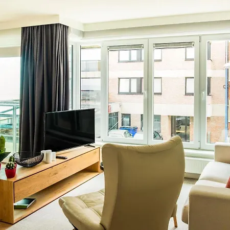 Modern In Near Seabeach Apartman *